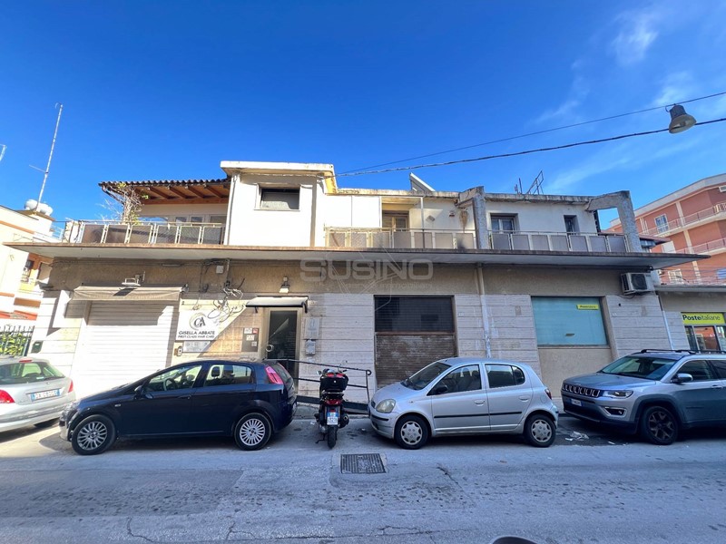 Laboratorio in Vendita a Siracusa, 158'000€, 290 m²