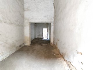 Casa Indipendente in Vendita a Floridia, 18'000€, 65 m²