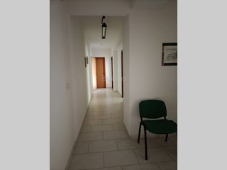 Ufficio in Vendita a Floridia, 120'000€, 250 m²
