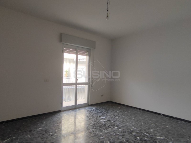 Appartamento in Vendita a Floridia, 85'000€, 126 m²