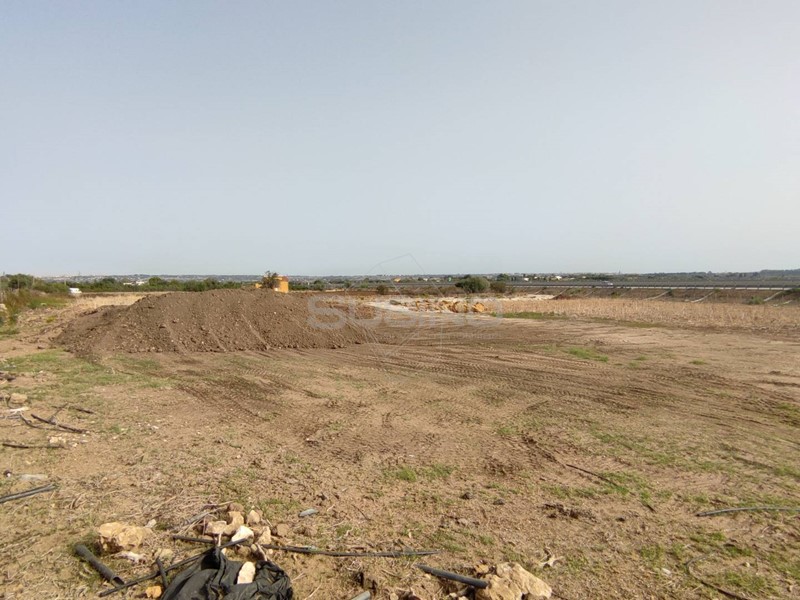 Terreno agricolo in Vendita a Siracusa, 30'000€, 12668 m²