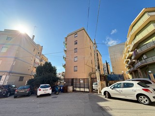 Trilocale in Vendita a Siracusa, 77'000&euro;, 135 m²