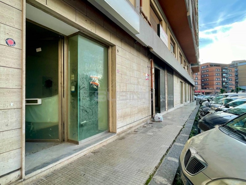 Immobile commerciale in Affitto a Siracusa, 650€, 27 m²