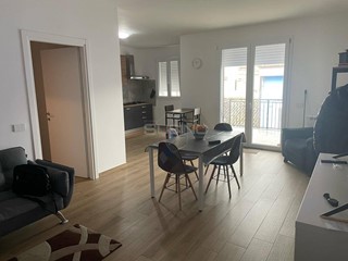 Quadrilocale in Vendita a Floridia, 95'000€, 100 m²