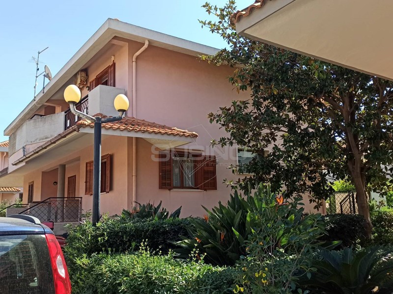 Villa in Vendita a Siracusa, 240'000&euro;, 155 m²