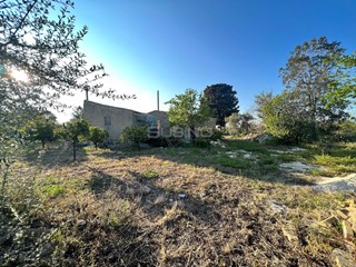 Villa in Vendita a Siracusa, 43'000&euro;, 83 m²