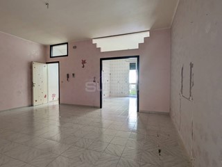 Appartamento in Vendita a Floridia, 84'000€, 101 m²