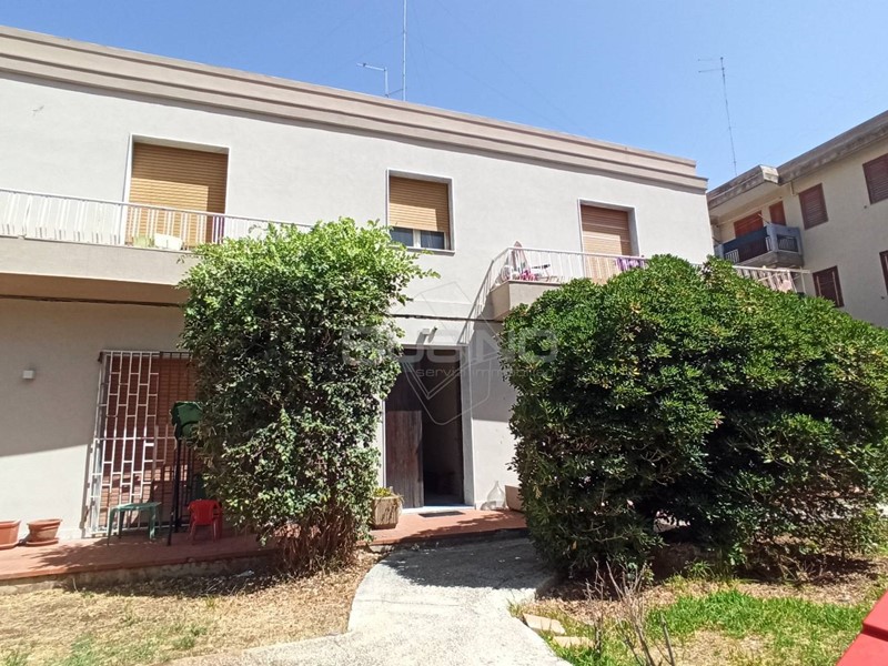 Villa in Vendita a Siracusa, 450'000&euro;, 500 m²