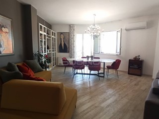 Appartamento in Vendita a Siracusa, 240'000€, 191 m²
