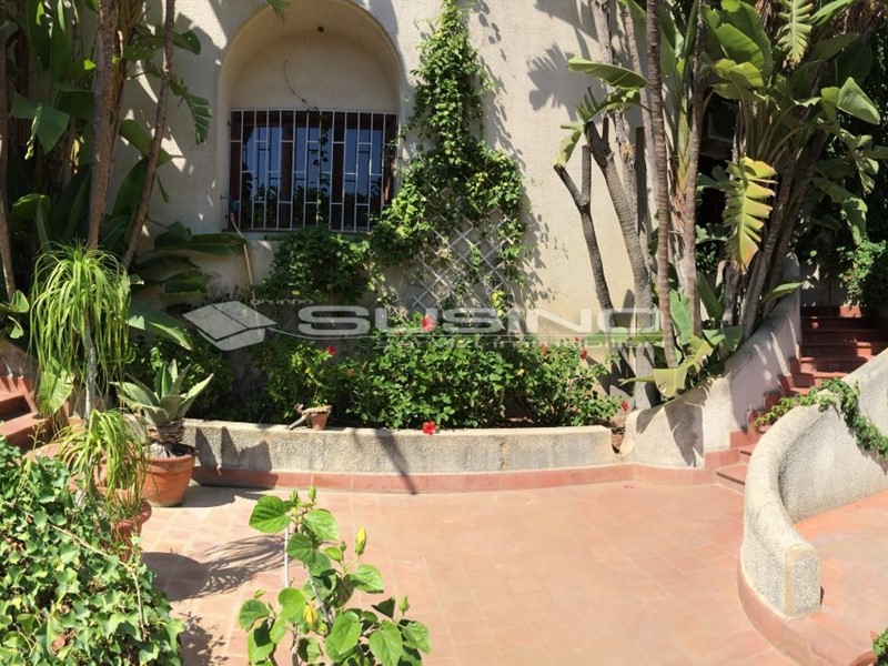 Villa in Vendita a Siracusa, 500'000&euro;, 612 m²