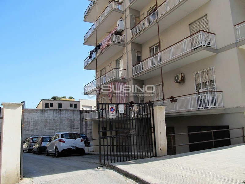 Magazzino in Vendita a Siracusa, 53'000€, 90 m²