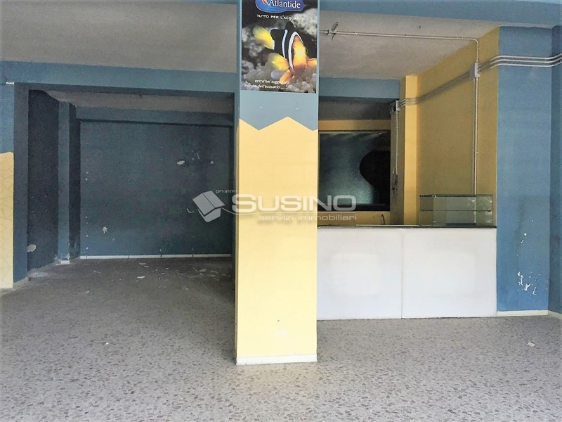 Immobile commerciale in Vendita a Siracusa, 135'000&euro;, 180 m²