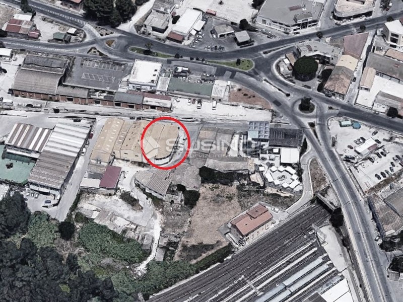 Immobile commerciale in Vendita a Siracusa, 250'000&euro;, 400 m²
