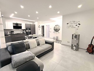 Trilocale in Vendita a Ballabio, 255'000€, 103 m²