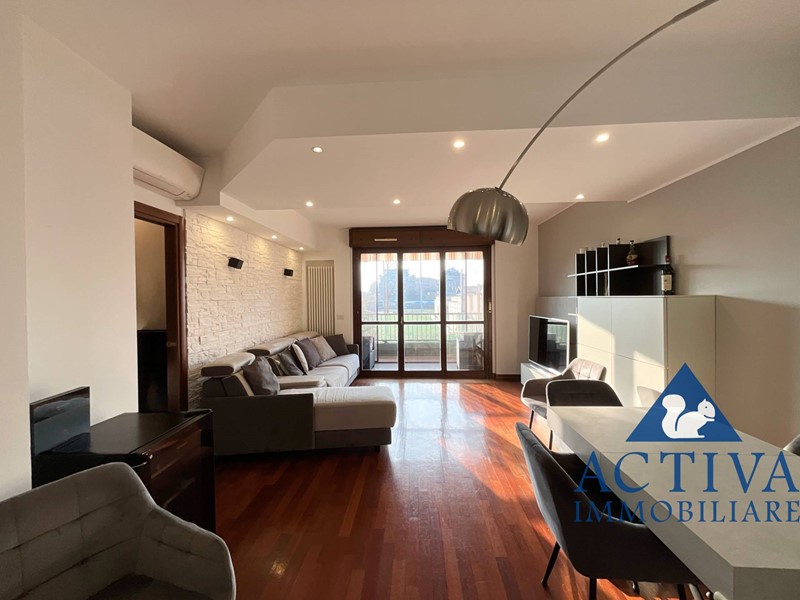 Trilocale in Vendita a Busto Arsizio, 219'000&euro;, 99 m²