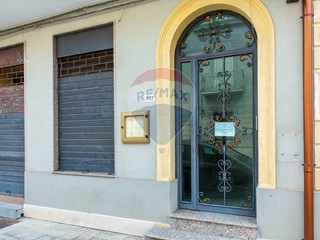 Immobile commerciale in Vendita a Nizza di Sicilia, 60'000€, 52 m²
