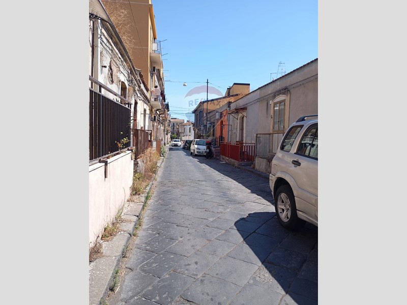 Bilocale in Vendita a Catania, 38'000&euro;, 60 m²