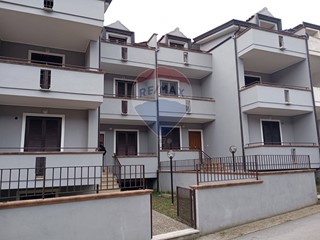Appartamento in Vendita a Santa Maria a Vico, 219'000€, 250 m²