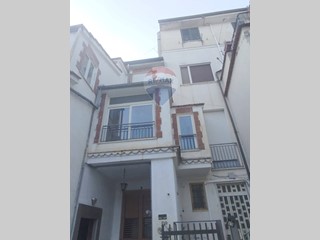 Casa Semi Indipendente in Vendita a Santi Cosma e Damiano, 100'000&euro;, 177 m²