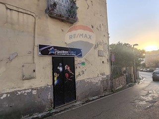 Immobile commerciale in Vendita a Minturno, 31'000€, 27 m²