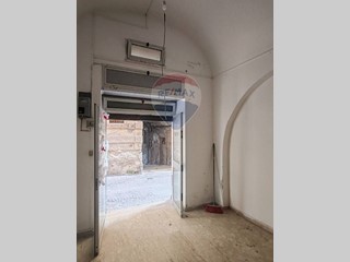 Immobile commerciale in Vendita a Minturno, 28'000€, 16 m²