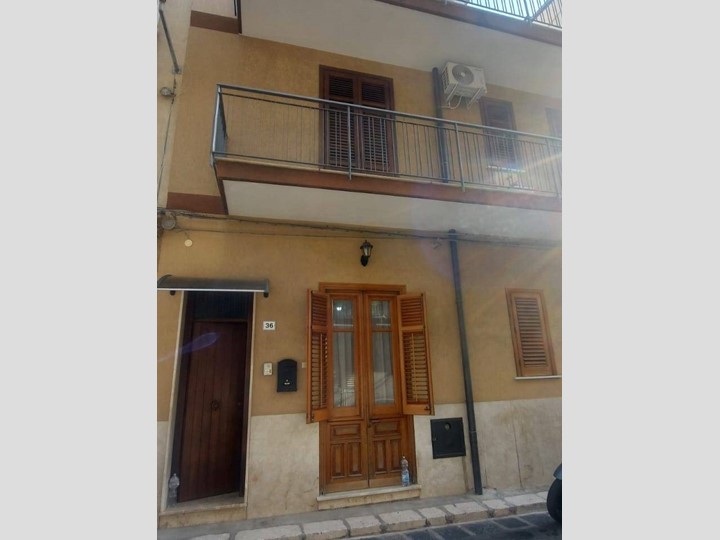 Casa Indipendente in Vendita a Bagheria, 105'000€, 140 m²