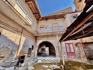 Casa Indipendente in Vendita a Casandrino, 139'000€, 280 m²