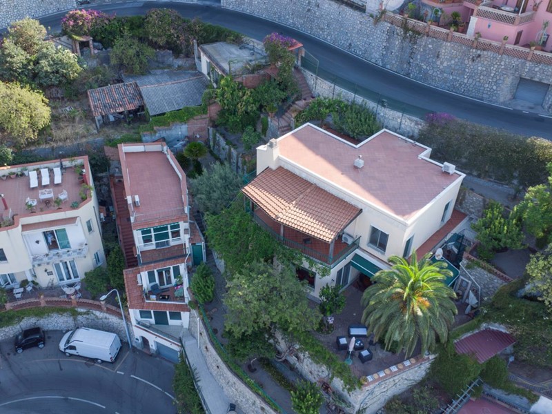 Villa in Vendita a Taormina, 1'950'000€, 310 m²
