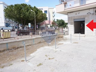 Immobile commerciale in Affitto a Vieste, 700€, 60 m²