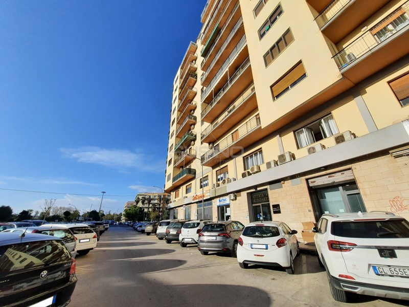 Immobile commerciale in Vendita a Siracusa, 100'000&euro;, 80 m²