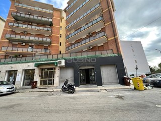 Immobile commerciale in Vendita a Siracusa, 330'000&euro;, 400 m²