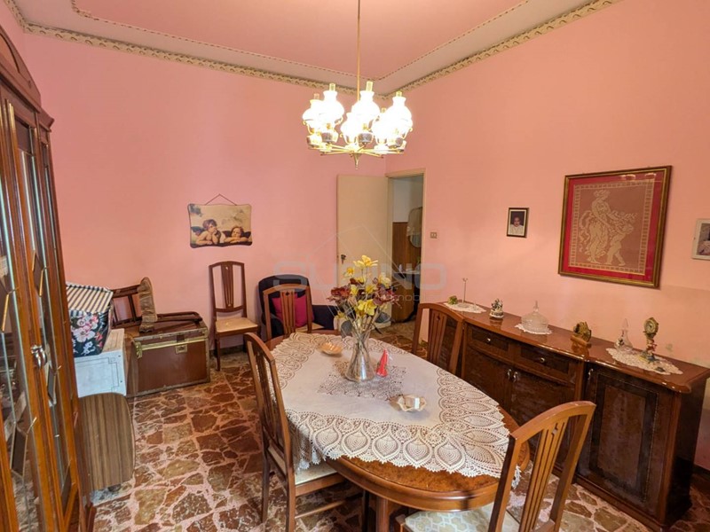 Casa Indipendente in Vendita a Floridia, 150'000€, 200 m²