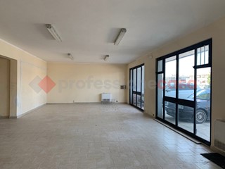 Laboratorio in Affitto a Arezzo, 1'600€, 170 m²