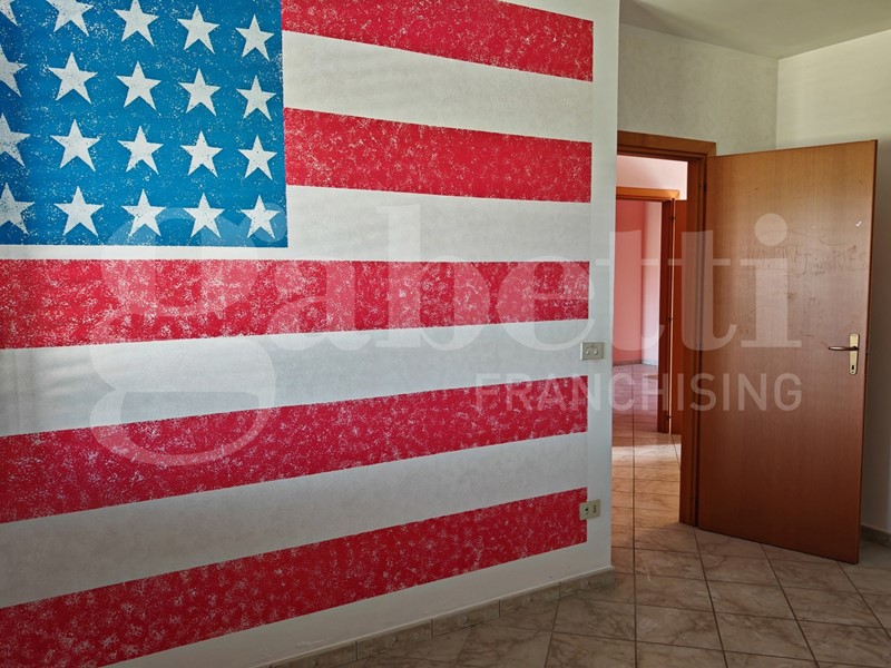 Quadrilocale in Vendita a Montaquila, 65'000€, 146 m²