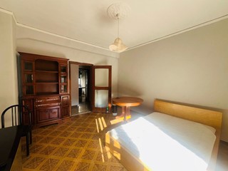 Trilocale in Vendita a Napoli, 240'000€, 90 m²