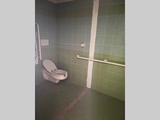 Negozio in Vendita a Cinisello Balsamo, 175'000€, 150 m²