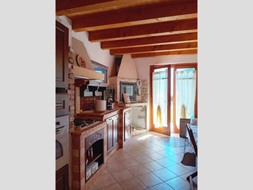 Trilocale in Vendita a Ranzanico, 155'000€, 93 m², arredato