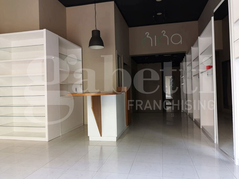 Negozio in Affitto a Siracusa, 1'100€, 80 m²
