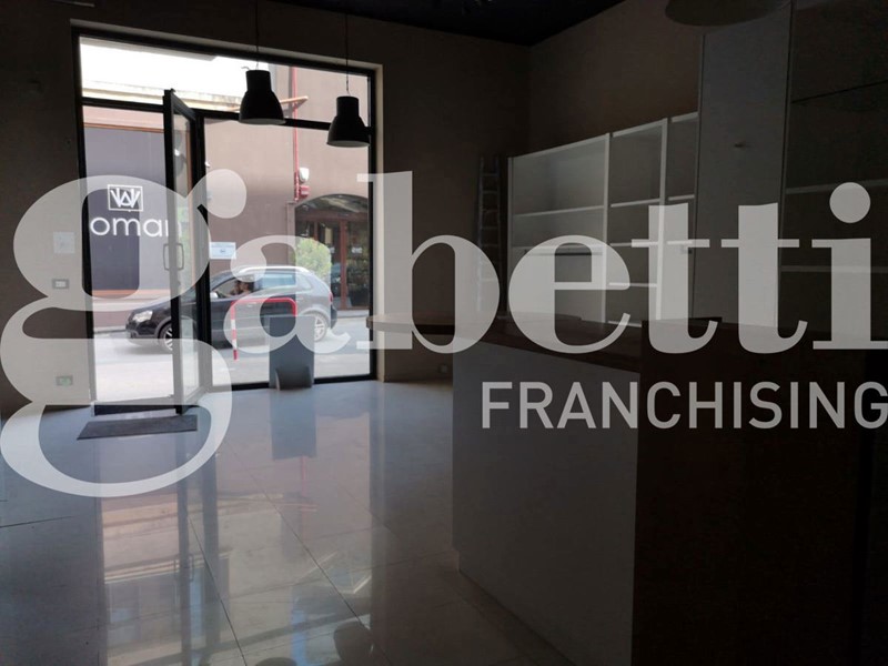 Negozio in Affitto a Siracusa, 1'100€, 80 m²