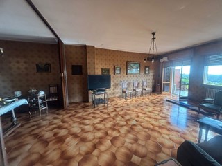 Villa in Vendita a San Damiano al Colle, 198'000€, 288 m²