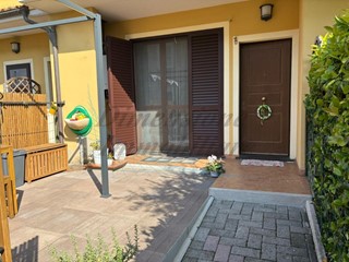 Casa Semi Indipendente in Vendita a Rosignano Marittimo, zona Rosignano Solvay, 265'000€, 75 m², con Box