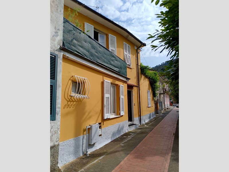 Casa Semi Indipendente in Vendita a Ameglia, zona Bocca di Magra, 210'000&euro;, 60 m²