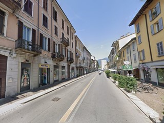 Bilocale in Vendita a Como, 250'000€, 87 m², arredato