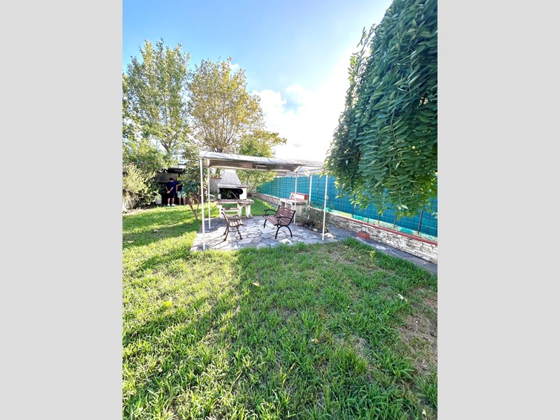 Casa Semi Indipendente in Vendita a Castelnuovo Magra, 250'000€, 210 m²