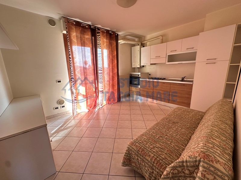 Bilocale in Vendita a Riva Ligure, 155'000€, 45 m², arredato