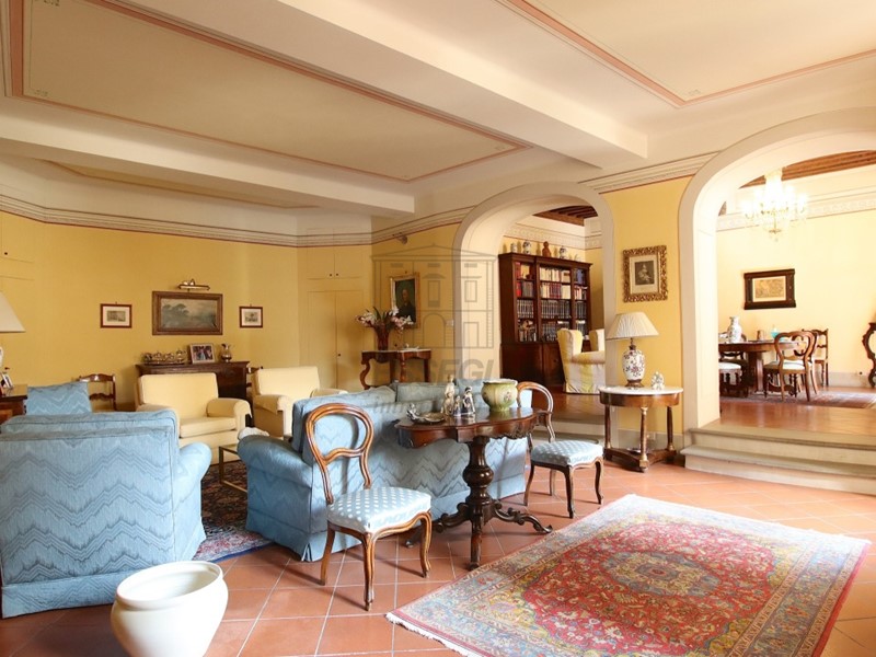 Appartamento in Vendita a Lucca, zona Centro storico, 1'250'000€, 290 m²