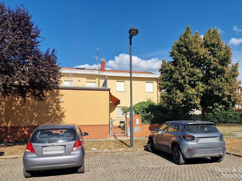 Casa Semi Indipendente in Vendita a Umbertide, 280'000€, 180 m², con Box