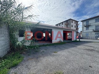 Capannone in Affitto a La Spezia, zona Periferia Est, 2'000&euro;, 160 m²