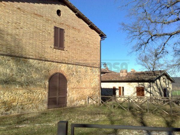 Casale in Vendita a Chiusdino, zona Borgo di campagna, 990'000&euro;, 600 m²