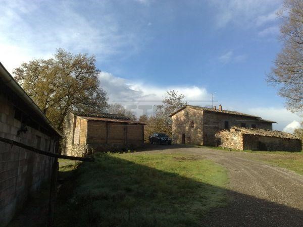 Casale in Vendita a Monticiano, zona Periferia, 440'000€, 200 m²